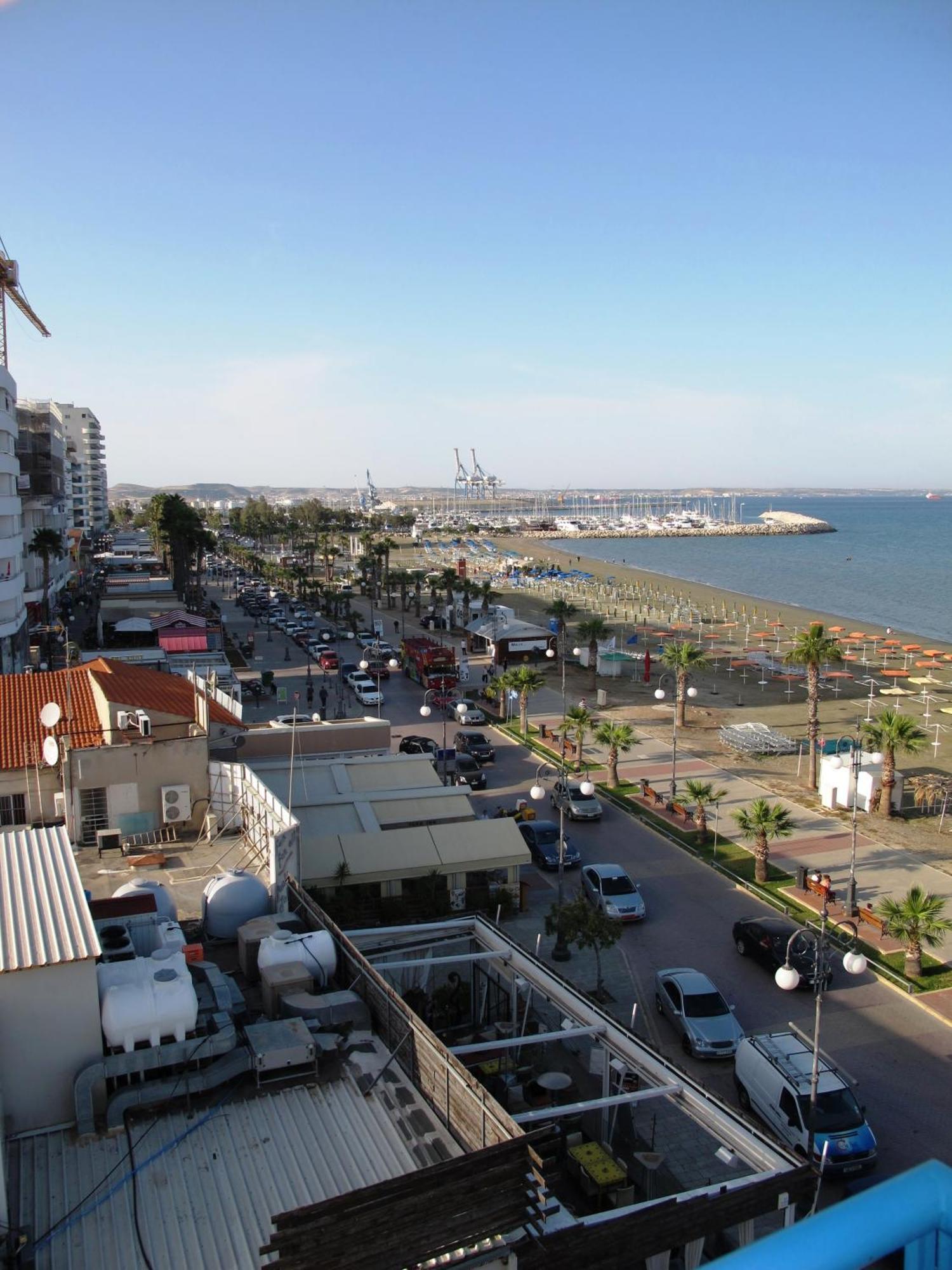 Zodiac Hotel Apartments Larnaca Exterior foto