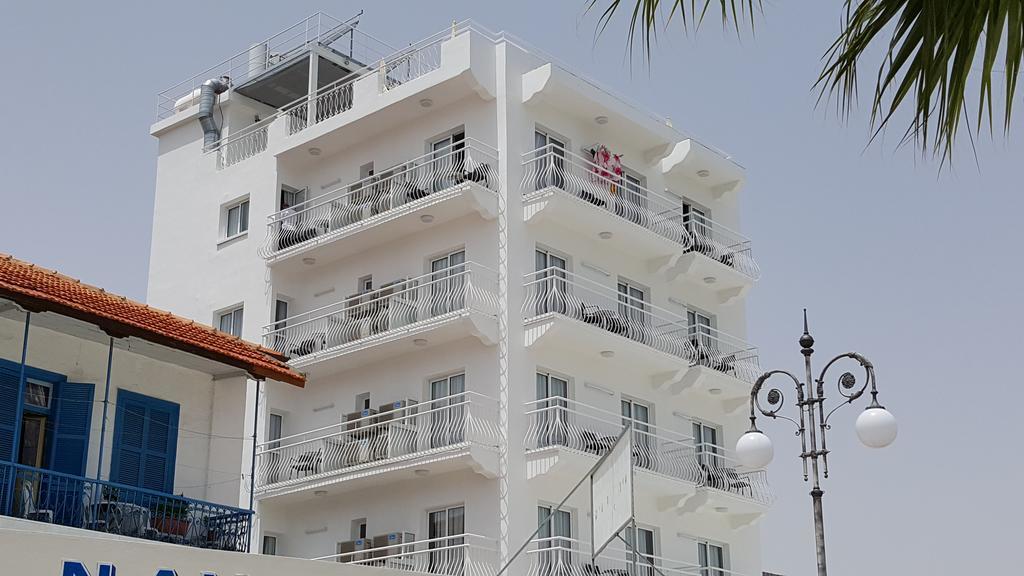 Zodiac Hotel Apartments Larnaca Exterior foto